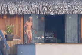 Justin Bieber and his penis on holiday - Mirror Online