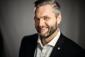 DEAN ARTISTS MANAGEMENT WELCOMES SCOTT RUMBLE (TENOR) — Dean Artists  Management