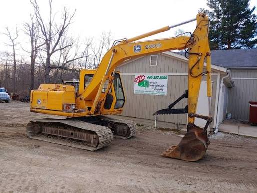 John Deere 290D Excavator