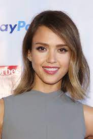 How 7 Celebrities Found Their Perfect Haircuts In Photos Jessica Alba Short Hair Jessica Alba Hair Jessica Alba Bob