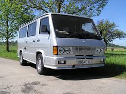 Mercedes Mb100 Amg Que De La Gueule Boitier Rouge Mercedes Benz Vans Mercedes Mercedes Benz
