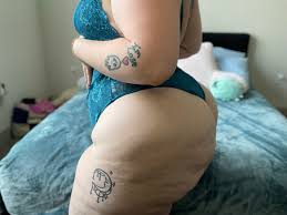 TW Pornstars - Laney Blue | Famously Thicc. Twitter. Cum spread the weekend  with this all natural 55inch white. 7:49 PM - 28 May 2022