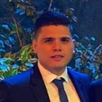 70+ perfiles de «Efraín Navarro»