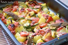 Infornate a 200° per circa 40 minuti. Patate Zucchine E Peperoni Al Forno Vorrei Diventare Una Brava Cuoca