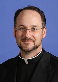 Hospital chaplain shares hope with patients, families