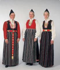 Poziția localității møre og romsdal. Bunadsolv Jolster Skarnes Ur Gull B Johnsen Butikk Verksted Med Ur Gaver Smykker Solv Gull Bunadsolv Og Annet Tilbehor Til Bunader I Hele Landet Stjernekikkert Titan Vekkerklokke Veggur Optisk Lesebriller Luper