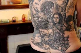 Суд лишил блогера прав на три года. Paren Pokazal Tatu Geroev Sumerek Na Vsyu Spinu No Ono Zlit Lyudej