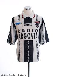 Der führungsspieler fühlt sich rundum wohl. 1996 97 Fc Aarau Match Issue Home Shirt 21 Xxl For Sale