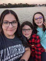 I'm single and need company. Distance and age don't matter to me. If you  like me, send me a friend request or a private message! 🌹🌹🌹🌹 📱👉👉  https://shorter.me/8FpTc