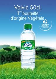 Volvic Marque Du Groupe Danone Ne Cesse Ses Efforts Pour Reduire L Empreinte Carbone De Ses Emballages Grace A De Multi Bouteille Empreinte Carbone Ecologie