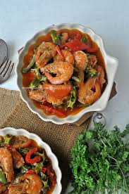 Menjadi seorang blogger masakan berlansung sebagai suri rumah tangga, adakalanya menjadi terlalu sukar untuk menyediakan hidangan masakkan. Udang Masak Masam Manis Sedap Qasey Honey