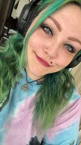 Hi everyone! Sorry for the anonymous post but there is alot people who I  work with in this group and I'm kinda embarrassed to post this. I'm a 22  year old female