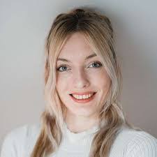 Lina Wetzel's Instagram, Twitter & Facebook