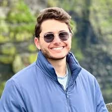 Alexis Pedersen's Instagram, Twitter & Facebook