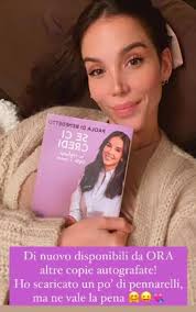 Her birthday, what she did before fame, her family life, fun trivia facts, popularity rankings, and more. Paola Di Benedetto At The Age Of 25 Publishes Her Autobiography Preorder Sold Out