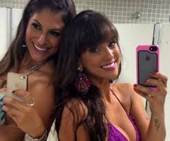 Acompanhe a nova panicat carol dias. Carol Dias E Mari Gonzalez Posam De Biquini Antes De Entrar No Palco