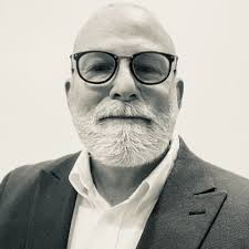 Meet Chad Effertz, Head of Field Technology at Kula Bio. Chad plays a  leading role in bringing Kula's biology to life in the field. He supports  trial programs, refines application methods, and