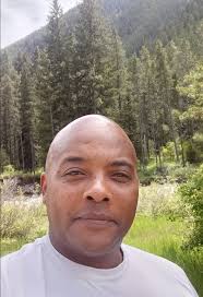 Introduction of a woman from Wisconsin who loves traveling and meeting new  people