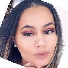 Reyna Barton's Instagram, Twitter & Facebook