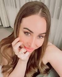 Elisa Barraza's Instagram, Twitter & Facebook