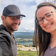 Which car is better, DBS or Urus?