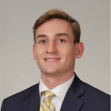 I'm excited to share that I graduated from the University of Chicago Law  School this past weekend! After sitting for the bar exam, I look forward to  starting my federal clerkship. |