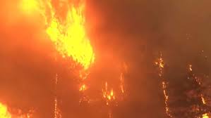 Flames rise during dixie fire near chico in greenville, california, united states on august 5, 2021. S5ulq94gxzsodm