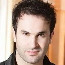 Listen to Hussein El Deek