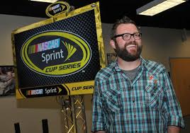 A atriz evan rachel wood, que manteve uma relação de quatro anos com marilyn manson, acusou o cantor de abusos graves e lavagem cerebral. From Top Gear To Talladega Birmingham Native Rutledge Wood Loves The Drive Al Com