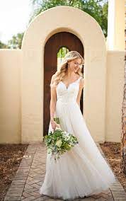 Weitere ideen zu hochzeit, meerjungfrau hochzeitskleid, hochzeitskleid. Einfaches Hochzeitskleid Aus Spitze Und Tull Stella York Wedding Dresses