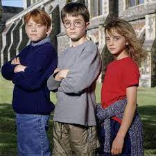 Browse 225 harry potter cast hand and wand print ceremony stock photos and images available, or start a new search to explore more stock photos and images. Baby Faced Harry Potter Cast Members Awkwardly Pose In Publicity Photos From 2000