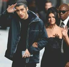 Justin should have thought about bringing along a pair of sunglasses or a baseball cap to wear to keep the sun out of his eyes. Zayn Malik And Selena Gomez Manip Selena Gomez Selena Celebrities