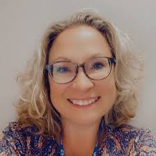 Melanie Larkin's Instagram, Twitter & Facebook