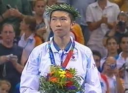 There had been only men's singles until the inauguration of women's singles in 1996 and team competitions in 1990. Melbourne Chimist A Face Patul Olympic Medalist Table Tennis 2004 Justan Net