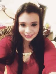 Alejandra Laurel (@AlyLaurel)