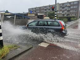 Vloedgolf verraste inwoners van toowoomba wateroverlast hln. Regenbui Zorgt Voor Wateroverlast Op Van Ketwich Verschuurlaan Oog Radio En Televisie