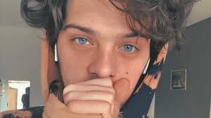 His birthday, what he did before fame, his family life, fun trivia facts he has accumulated more than 20,000 subscribers to his maratea santi youtube channel. La Campana Solidaria De Santi Maratea Todos Con Emmita Sol 91 5