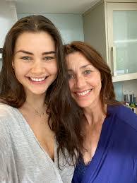 Jessica Quinn's Instagram, Twitter & Facebook