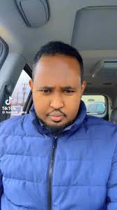 Nuurka iyo iftiinka ayuu noo fasirayaan ninkani.