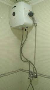 Mandi denga air hangat bisa membuat tubuh terasa nyaman apalagi jika mandi di waktu pagi atau malam hari menjelang tidur. Jual Pemanas Air Water Heater Ariston An 10l 1 Set Pemasangan Di Lapak Mulia Journey Murni Bukalapak