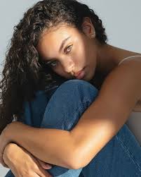 Talia Ramirez (taliaaramirezz)