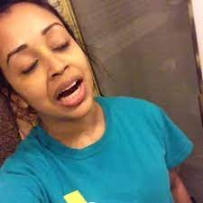 Lizzza vines w/ titles click to subscribe for more ▻ best viners playlist ▻ facebook ▻ twitter. Indian Mom Gets Upset About Today S Peace Sign Turnaround Imindian Itsajokeyo Liza Koshy Liza And David Liza Koshy And David Dobrik