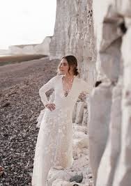 Um dir einen überblick über die verschiedenen stile geben zu können, findest du nachfolgend eine kleine anleitung. Brautkleid Mit Armel Hochzeitskleid Ruckenfrei Brautkleid Etsy