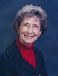 Elizabeth Suggett's Instagram, Twitter & Facebook