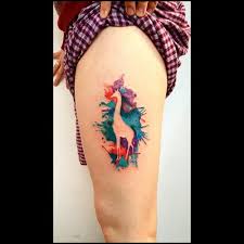 Creative Negative Space Tattoo Ideas Small Giraffe Tattoo Giraffe Tattoos Girraffe Tattoo