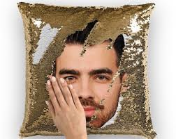 Nick Jonas unbeatable Beard Celebrity Big Head