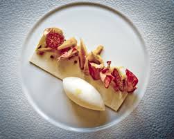 Artichaut Lait Caille Claire Heitzler Sequence Sucree Chez Lasserre Credit Photo Bec Sucre Pa Presentation Dessert Presentation Alimentaire Alimentation
