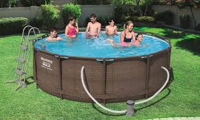 Bestway power steel swim vista 488x305x107 cm, frame pool oval im komplett set mit bullauge, inklusive sandfilter, leiter und plane. Bestway Stahlrahmenpool Set Mit Filterpumpe Und Zubehor Steel Pro Max Deluxe Oder Power Steel Deluxe Inkl Versand