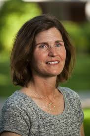 Distinguished Alumnae/i Award