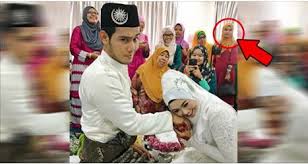 Muhammad hafidz bin roshdi ( d.13 kasım 1994) malezyalı bir aktördür. Biodata Siapa Nurul Shuhada Mat Shukri Pemanggang Ajaib Facebook